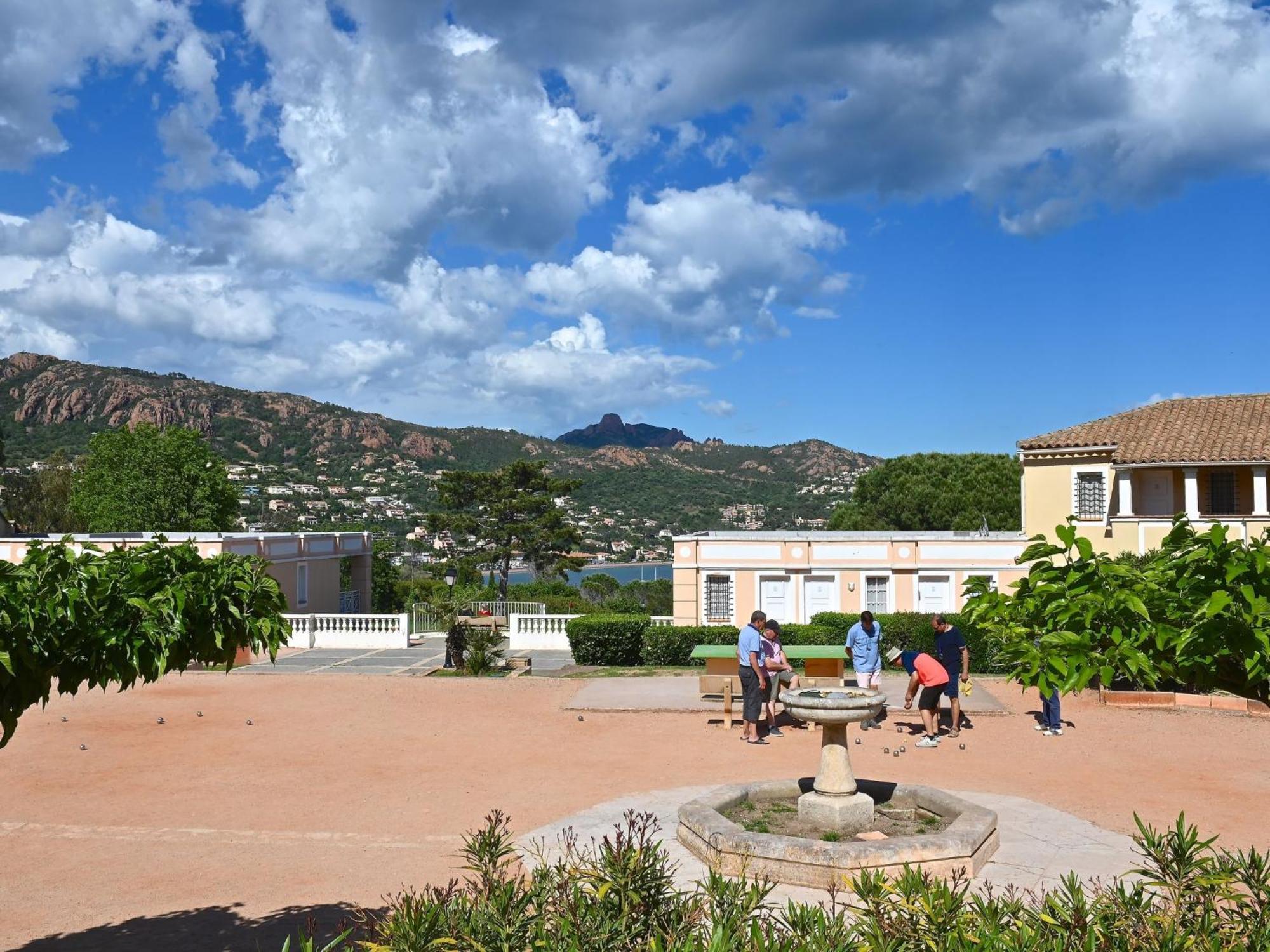 Apartment Village Cap Esterel - Le Village-68 By Interhome Saint-Raphaël Dış mekan fotoğraf